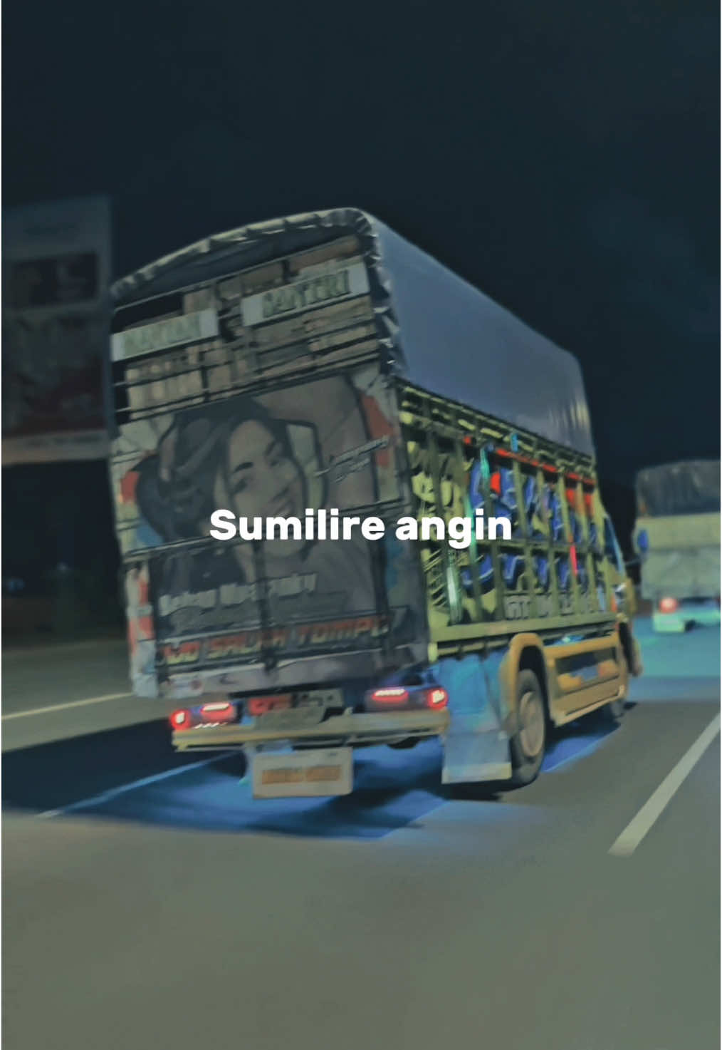 Mantan santri 🤘🏻 #truk #trukstory #trukmania #truklovers #trukmbois #canter #cantermania #cantermaniaindonesia #krodong_mania_indonesia 