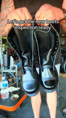 Old school Black Boot Soldier #oldschool #veterans #army #marines #airforce #navy #miltok #military #blackboots #spitshine 