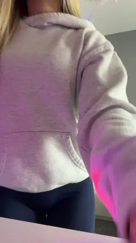 she know🥳 #emma💕🥵 #sophieis🥵😍 #lenais🔥 #allmygirls #ireland #clare #foryoupage #foryou #fyp #xyzbca 