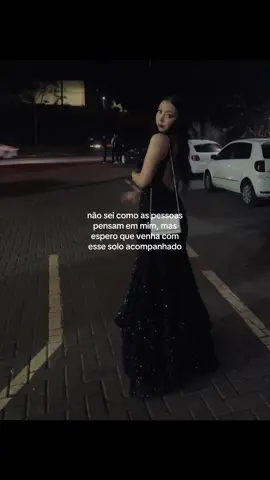 pra sempre dark feminine🧛🏻‍♀️