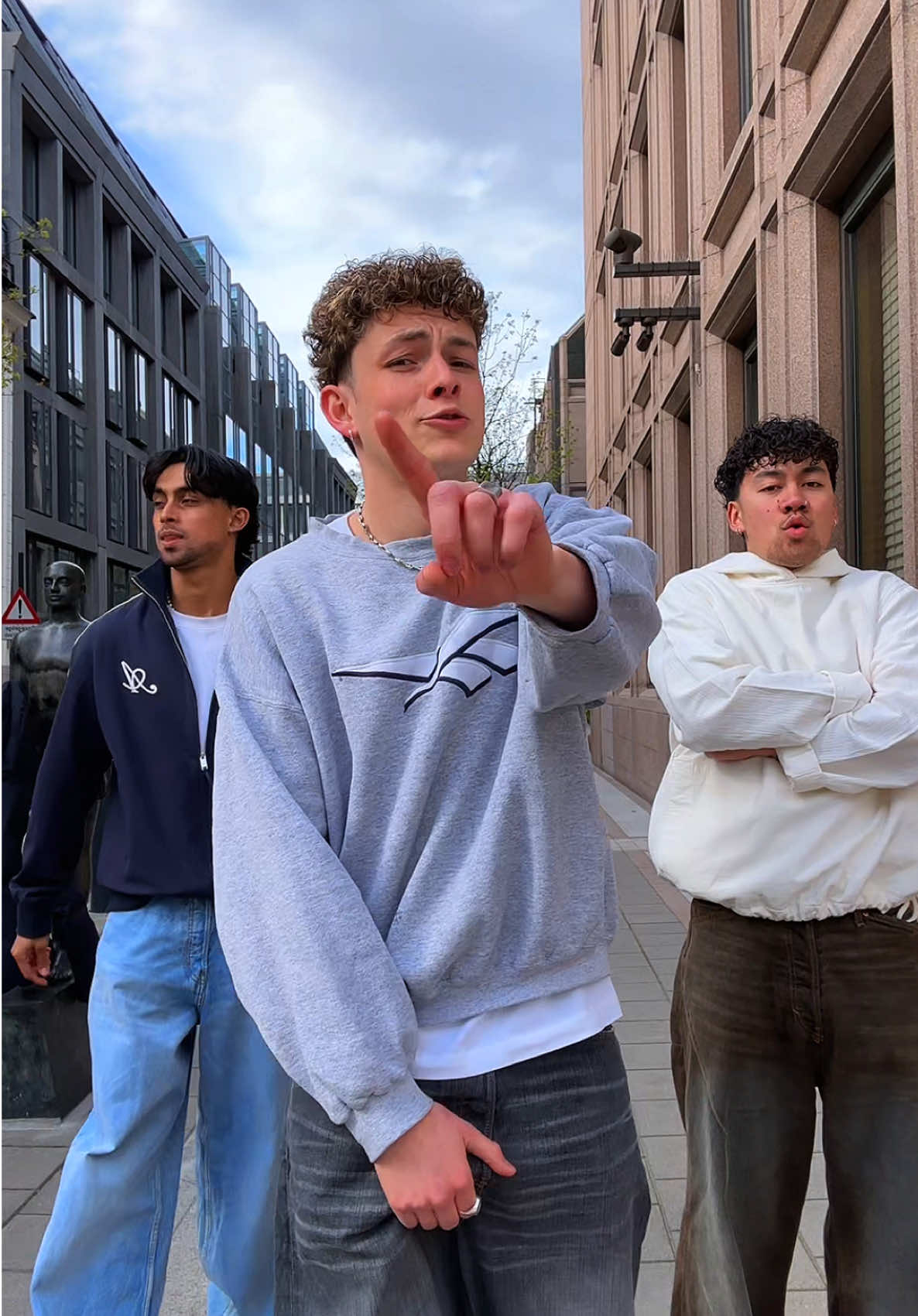 I’m a MUTT🐾 Dc: @justin nillosan  #dancetok #dance #chrisbrown #mutt #foru #leonthomas @Rafaa @Dilen De Zilva 