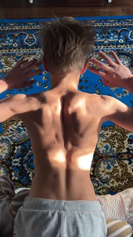 #strong #athlete #back #boy #homeworkout 