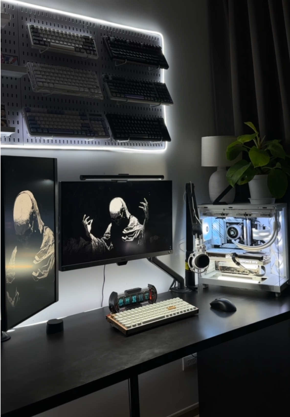 The « K4 HE » de chez @Keychron !  It’s perfect magnetic white keyboard for my setup 😮‍💨🤍#keychron #magnetickeyboard #game #pc 