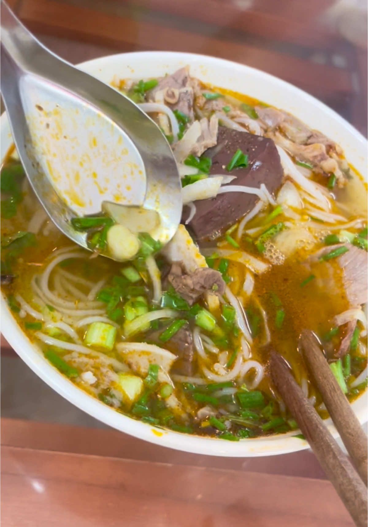 Bún Bò Huế Full Toppingg Yên Bái❤️#bunbohue #bunbo #ăndemkhuya #doibung #mukbang #theman