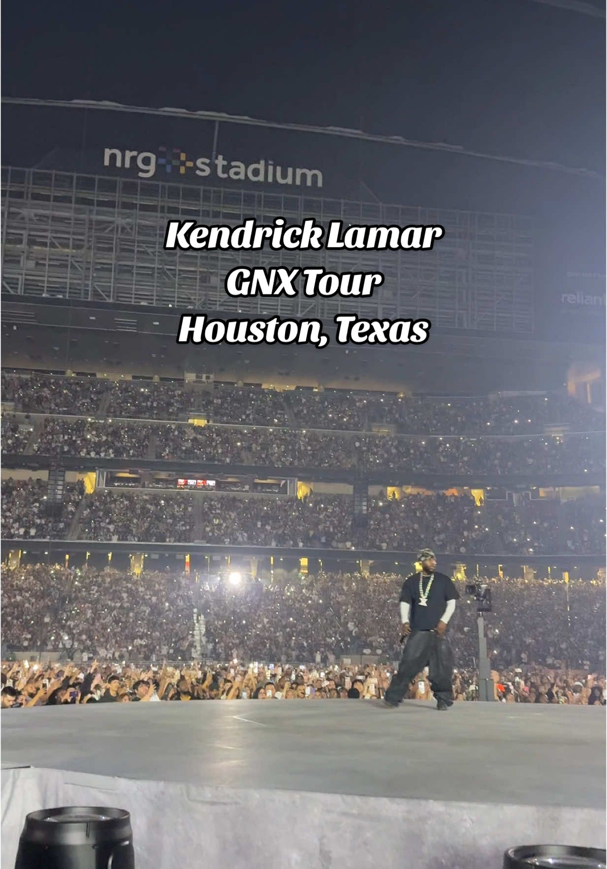 Houston looked packed to me. What bots? Houston was lit. 🤷🏾‍♂️🔥🐐 #FYP #ForYouPage #Trending #GNX #GNXTour #GrandNational #NRGStadium #KendrickLamar #Sza #FamilyTies #NotLikeUs 