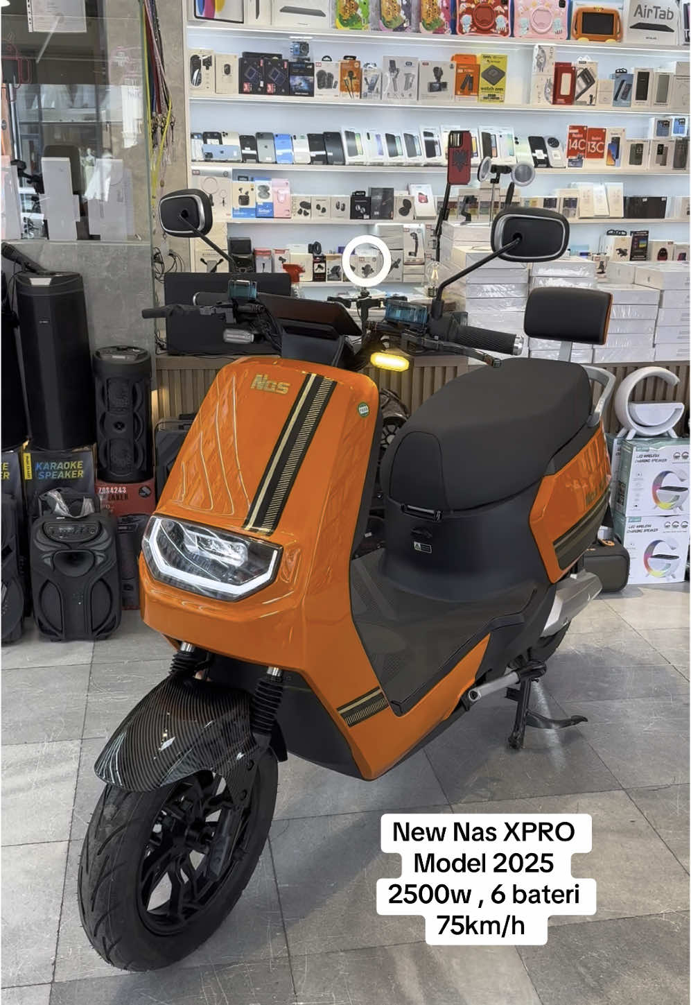 980€ Nas XPRO model 2025 2500w fuqi , 6bateri 72v 75km/h shpejtesi 3 shpejtesi + R  2 qelsa 2 kontrolla  Bagazh te madh posht ulses  Me goma te mdhaja 12”  me fellen