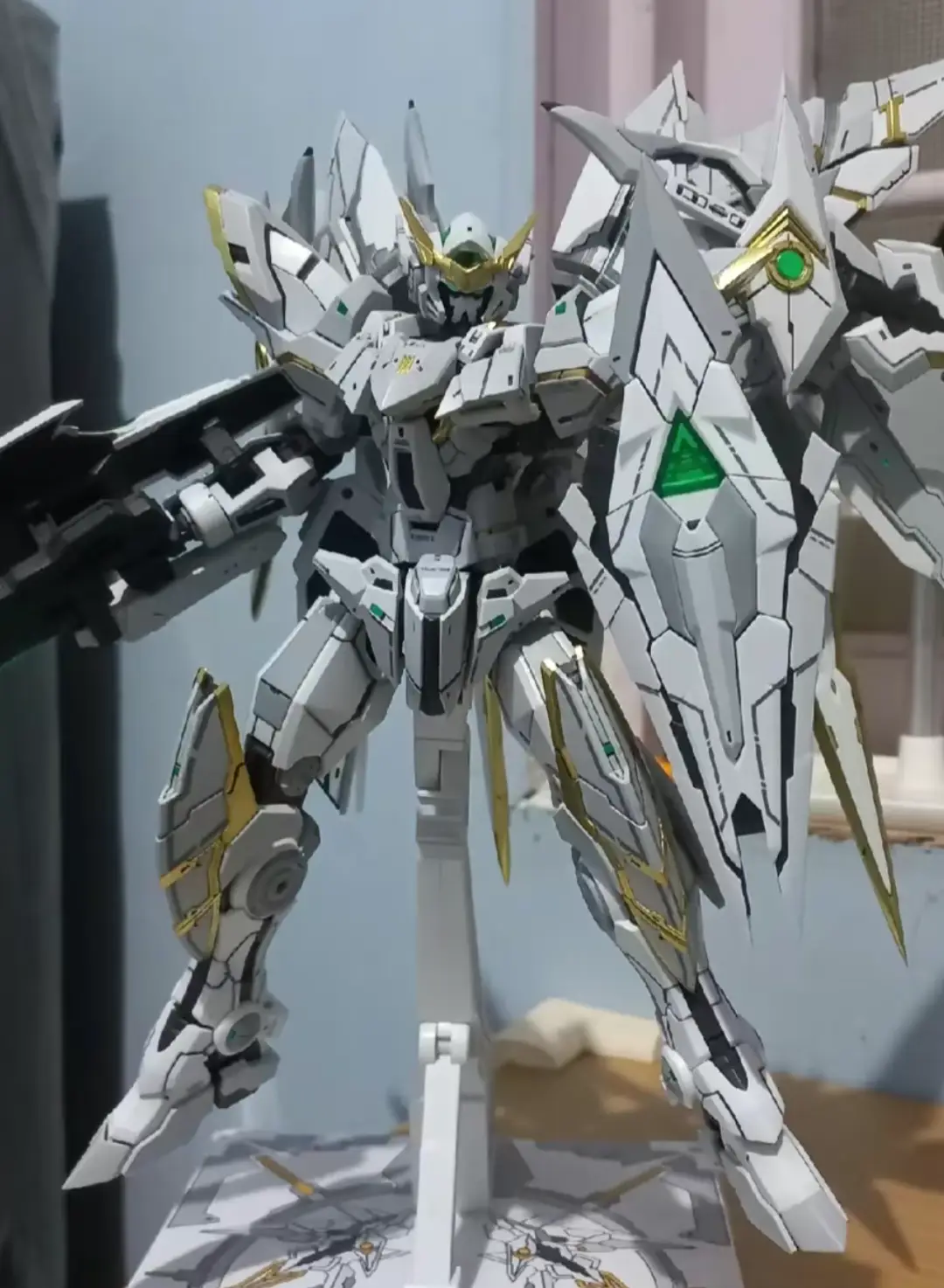 Mokit dari china pertama saya. Rakitnya gampang-gampang susah karena ada beberapa part yg perlu amplas, terutama di bagian bagian torso. Aksesoris banyak tapi jangan terlalu sering di-pose karena cukup cepat letoy. Menurutku, kit ini tdk cocok utk dirakit oleh pemula 🤔 #gundam #stardestroyer #irontoys #mokit #amazingexia 