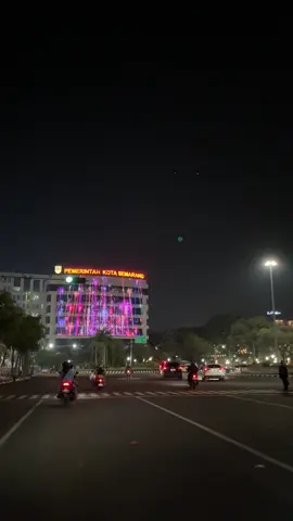 Uwonge uwes lungo, tapi kenangane iseh ketinggalan neng kene #semarangstory #semarangtiktok #semaranghits #semarang24jam #semarang #kotasemarang #sadvibes #sadstory #galaubrutal🥀 #semarangpride #fyp #xybca #fyppppppppppppppppppppppp 