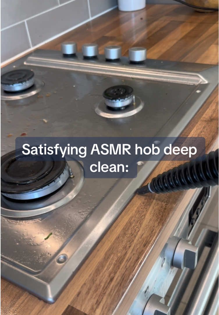Here’s a super satisfying ASMR hob clean! Watch and listen to this hob deep clean. Grease splatters have no chance against the soothing sound of steam♨️ #hobclean #deepclean #asmrcleaning #asmr #satisfyingcleans #cleaningmotivation #steamclean #creatorsearchinsights 