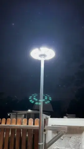 ไฟถนนโซล่าเซลล์ UFO สำหรับสวน กันน้ำ กันฟ้าผ่า ชาร์จไฟด้วยพลังงานแสงอาทิตย์ และมีหลายโหมด หากคุณสนใจสามารถเยี่ยมชมโฮมเพจของฉันได้ที่#songkran2025 #tiktokshop #nfi #พลังงานแสงอาทิตย์ #ภาวะฉุกเฉิน #ภาวะฉุกเฉินของการจัดฟัน #แสงในร่ม #แสงในร่ม #บ้านคุณยายไม่มีไฟ #UFO #บ้านคุณยายไม่มีไฟ #Techstarค้นหานักรีวิว #ไฟตกแต่งบ้าน #สไตล์การออกแบบขั้นสูง 