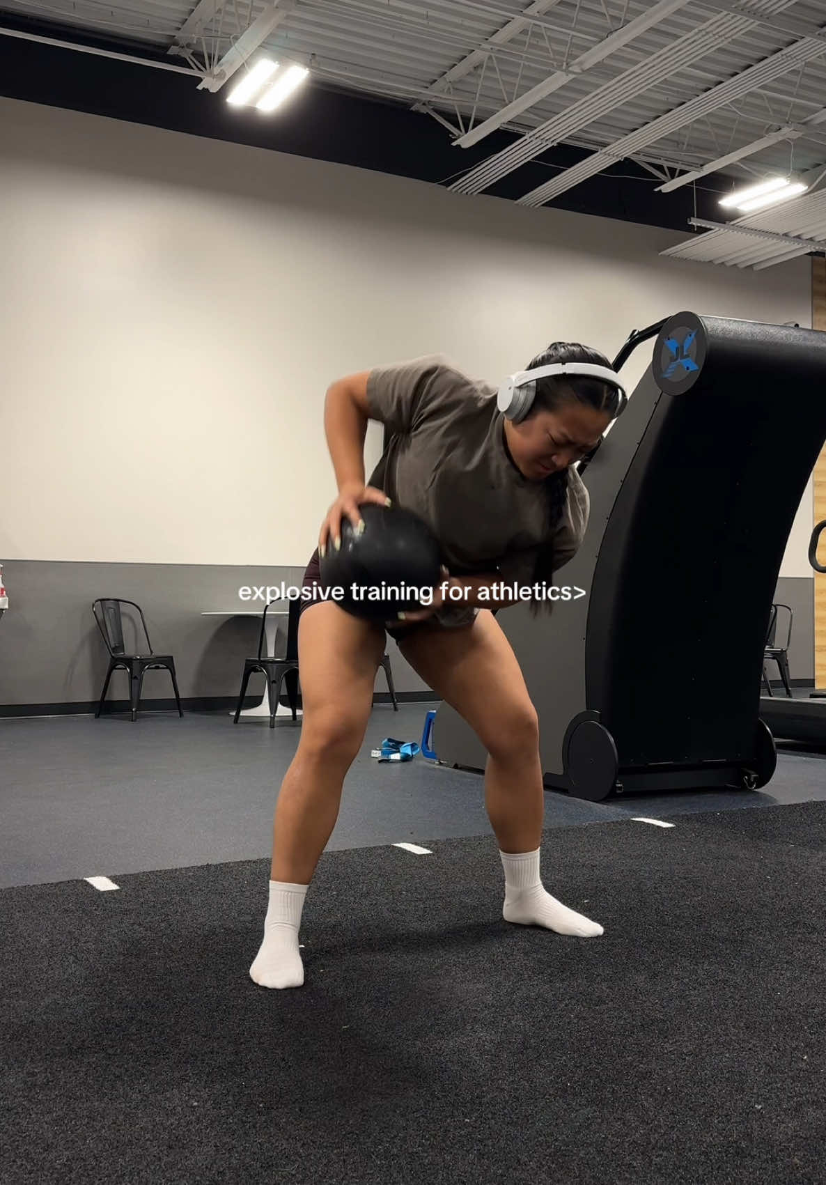 bent over med ball slams>> it’s okay to incorporate different training styles! I’m trying to work on full body athleticism more stay moving kids🙂‍↕️ #creatorsearchinsights #athletictraining #trainlikeanathlete #trynewthings #gymgirl
