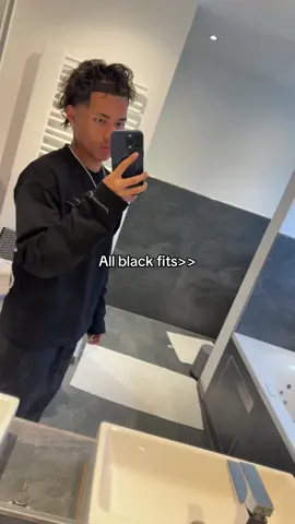 Longsleeve:@sylest studios #outfitinspo #summerfits #allblack #fypシ゚ 