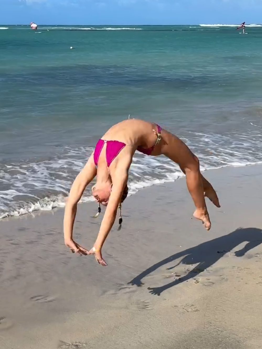 Beach Acrobat 🏖️🤸‍♀️ #gymvideos #gymcontent #gymnast #gymvibes #gymfit #gymqueen #bikini #bikinimodel #sea #beach #fun #acro #acrobatics 