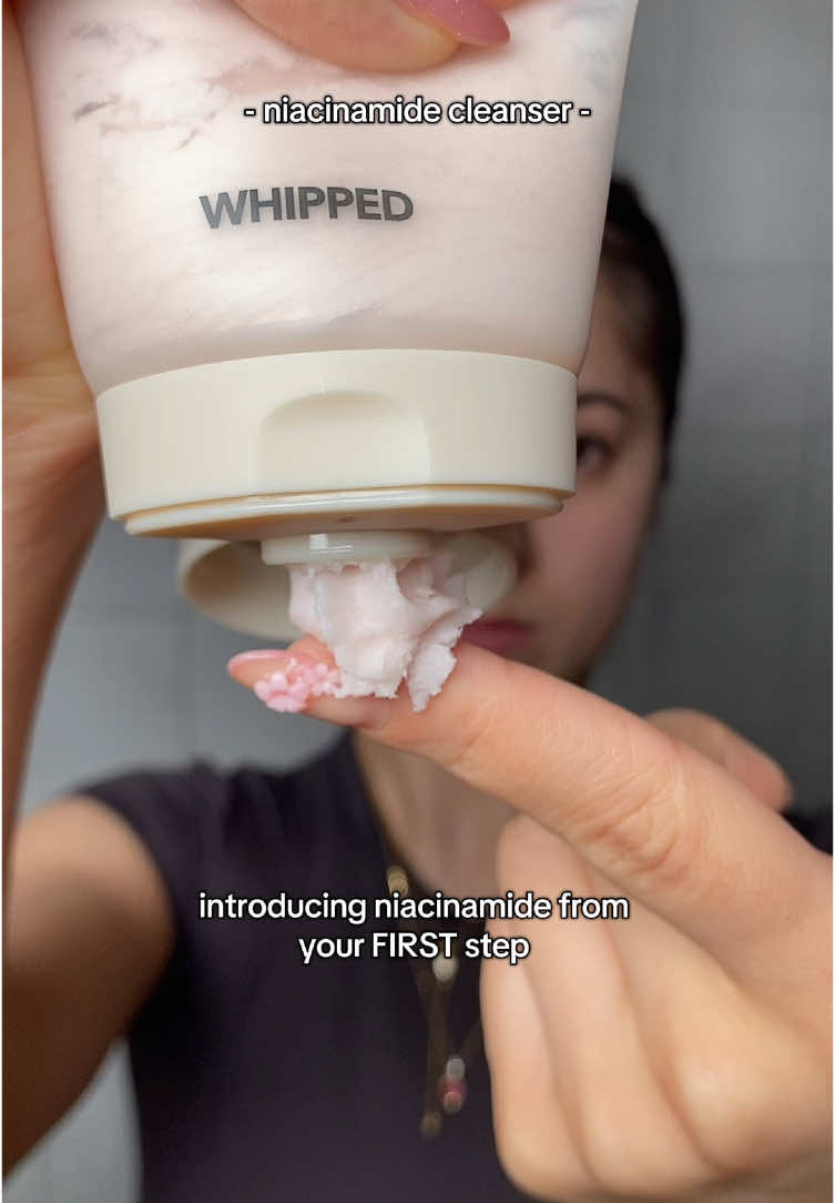 one skincare tip that can change everything  strawberry niacinamide cleanser from @WHIPPED_influencers 🍓 #cleanser #morningroutine #skincaretips #skincare #whipped #clearskin #koreanskincare #acnescars 