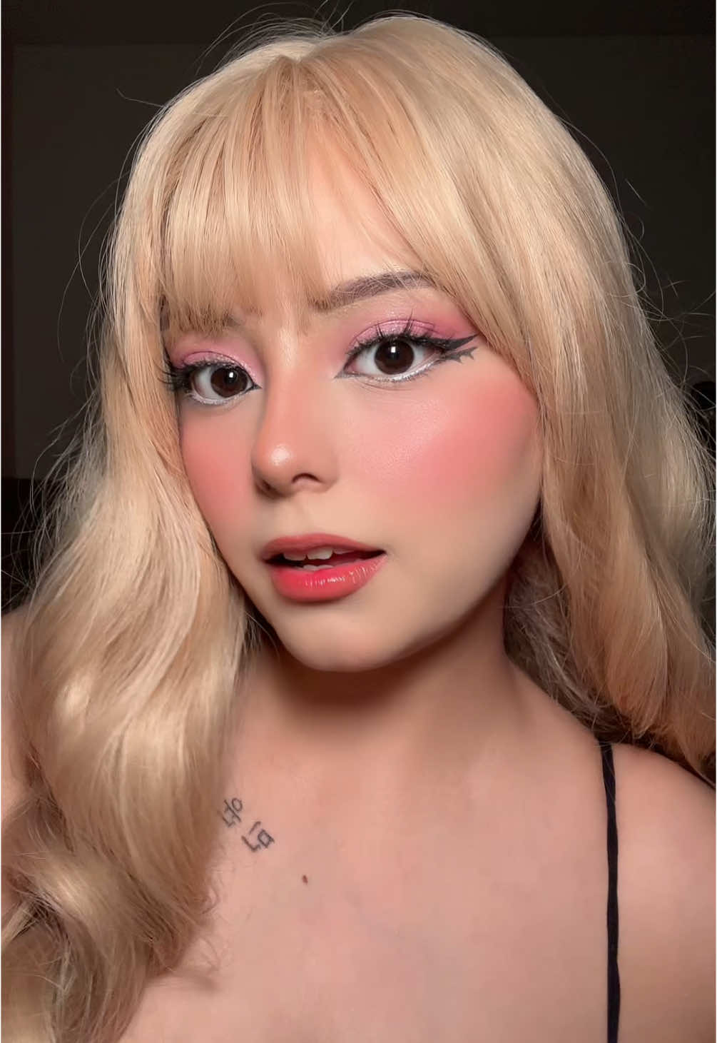 hoy toco recrear el makeup de @ARIA 🍓 👀 y que mejor que una transición con su rola🤠 #maquillaje #paratii #makeuptransformation #arigamplays #recreation #fyp #makeup #trends 