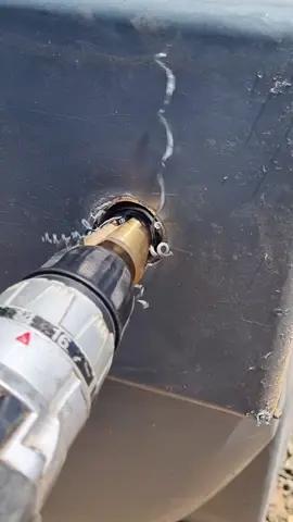 installation d'une citerne citerne 2000 L pièces multicouche #plumberwork #plumber #plumberlife #plumbers #europe #plomberie #plombier #ASMR #plombierchauffagiste #plumbersoftiktok  @knipex @Wera Tool Rebels @Hilti France @makitaukofficial @Makitao_Ferramentas @Bosch Power Tools 