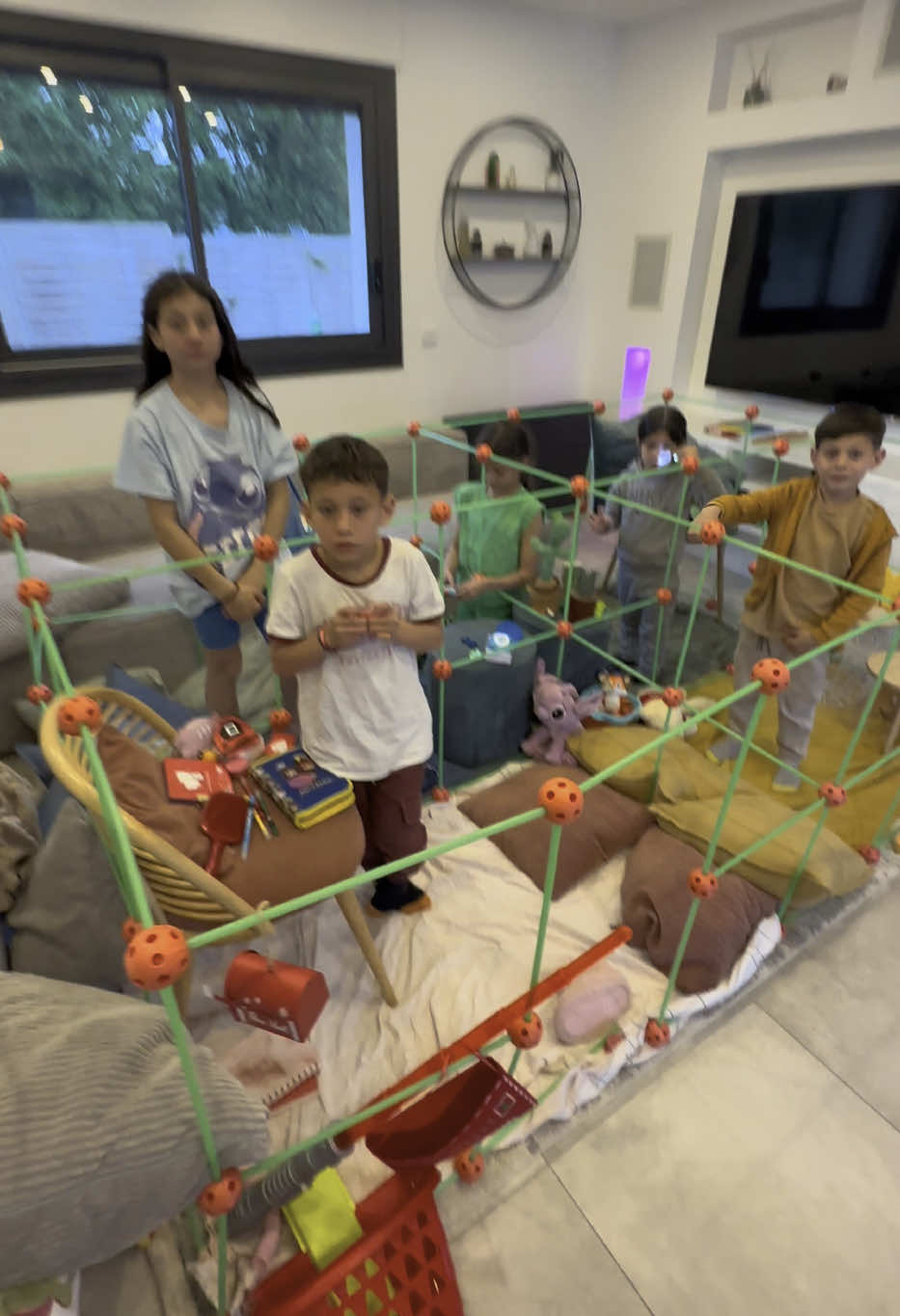 Quand ils jouent avec leur imagination 💭 🥰 #tik_tok #familia 