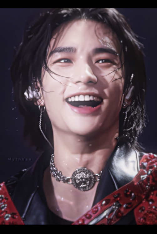 his SMILE is everything 🤍  | #heydaygrp #hyunjin #straykids #hyunjinedit #straykidsedit #foryou #fyp #kpop #viral #explore #trending |  ib/fc: chaleeknow 