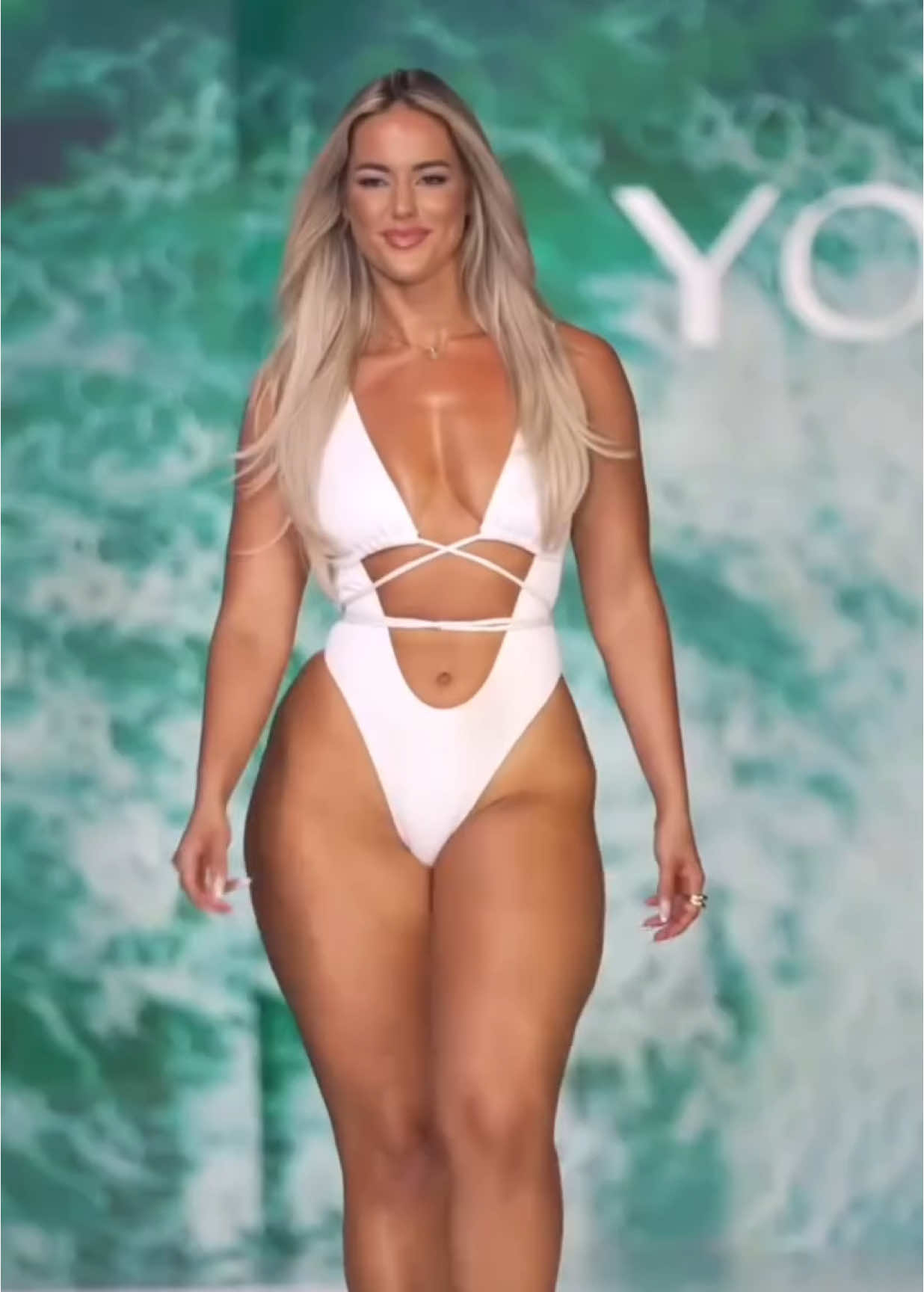 What are some Q's you guys have about Runway Modeling & Miami Swim Week? I'll be filming a Q&A for you all soon 🤍 #miamiswimweek #runwaymodeling #miamiswimweekshows