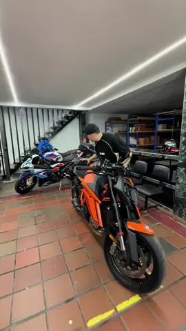 Cuál es la de tus sueños?❤️‍🔥 #motos #sueñosymetas #motivacion #bmws1000rr 