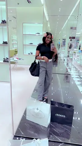 Shopping is a job #prada #shopper #personalshopperuk #personalshopperdubai 