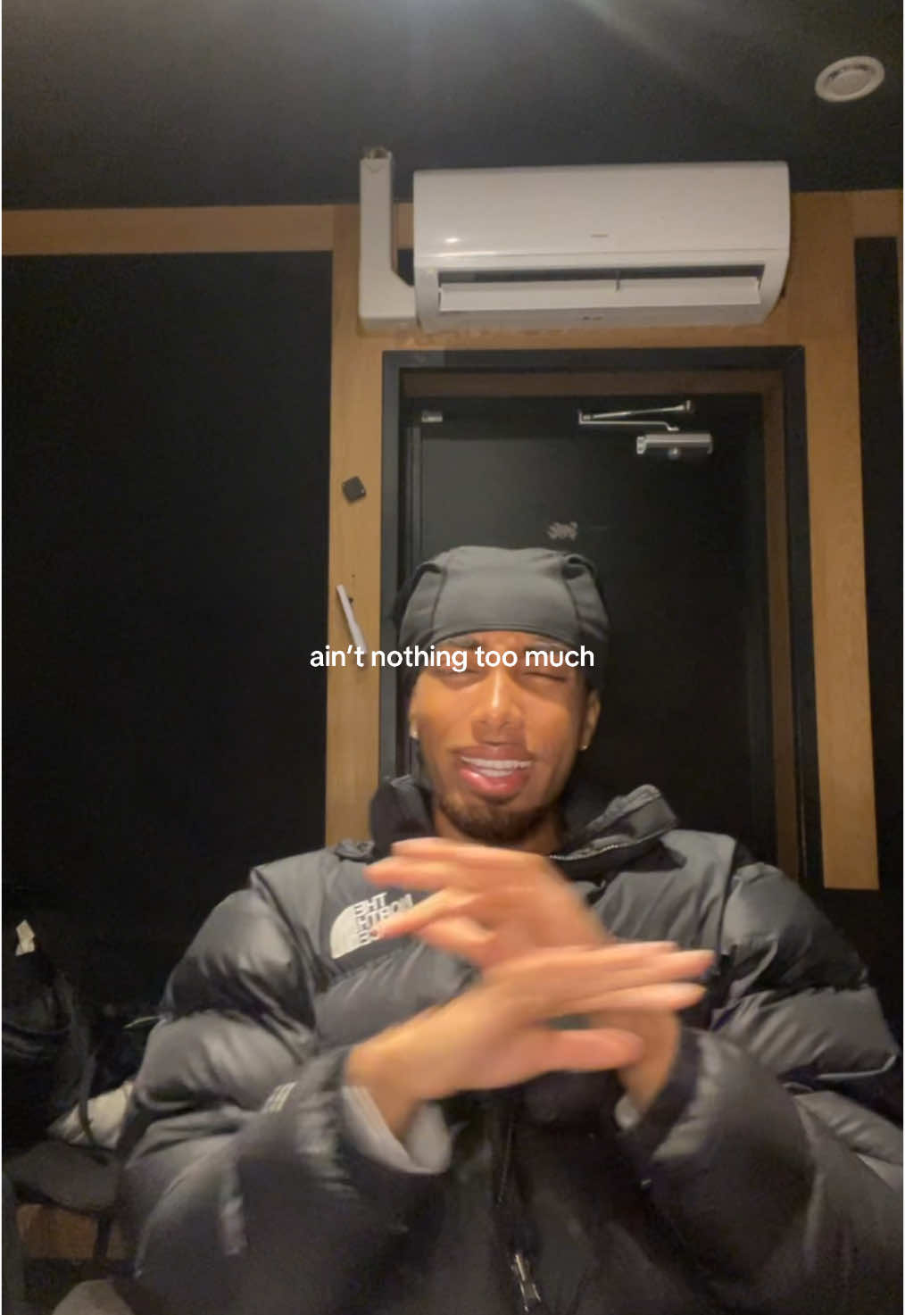 friendly reminder - rnb/ darkrnb still exists and if you’re a fan of bryson tiller and brent faiyaz this is the PERFECT time to invest into the scene. get this in your playlist NOW!!! #darkrnb #brysontiller #brentfaiyaz #rnb #rnbvibes #partynextdoor #rnblovers #ukrnb #rnbartist #rnbmusic 