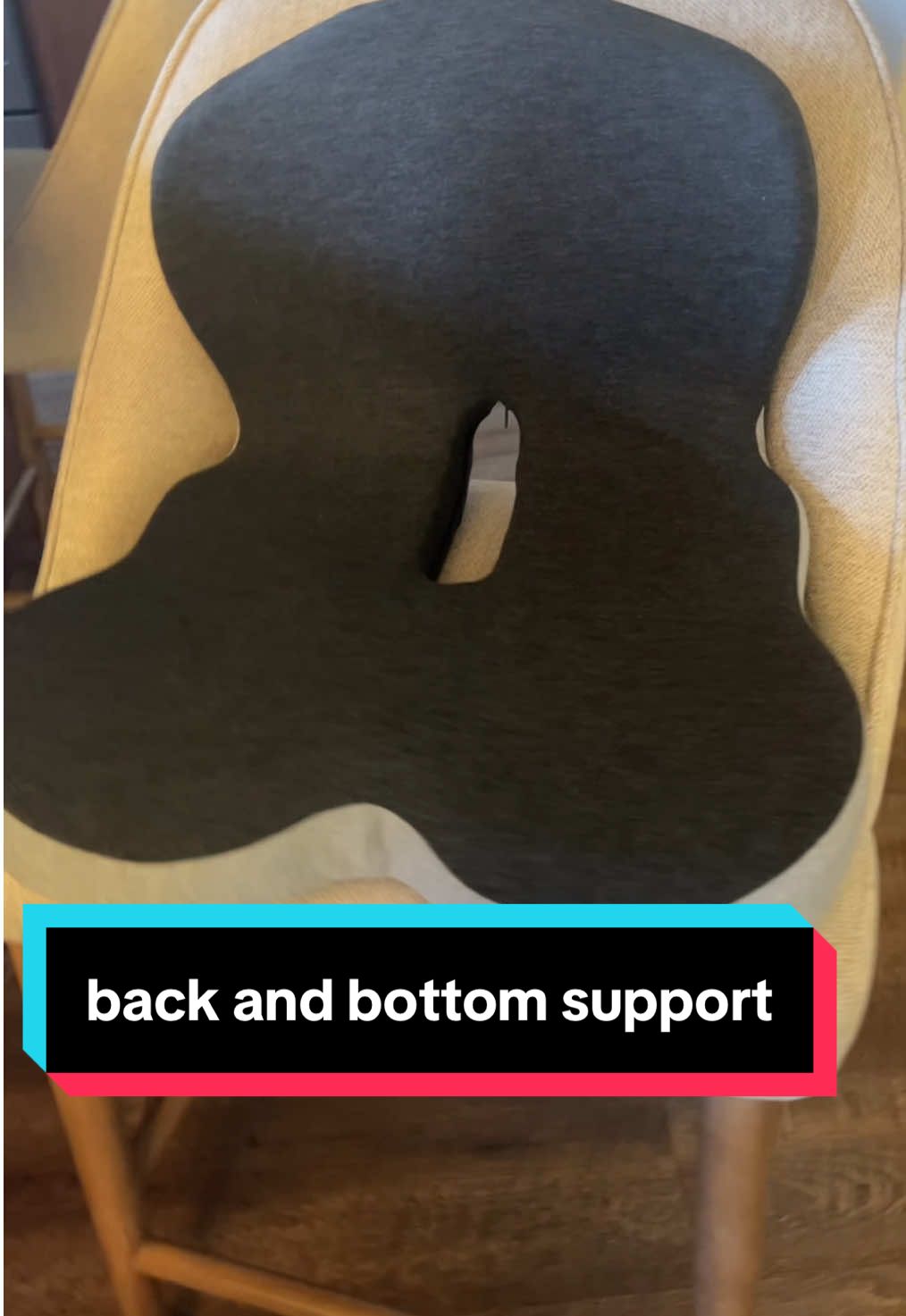 The best seat cushion ! ##creatorsearchinsights##seatcushion##tempurpedic##backsupport##bottomsupport##wheelchair##cushion##seat##support#me#memoryfoame#memoryfoamseatcushion