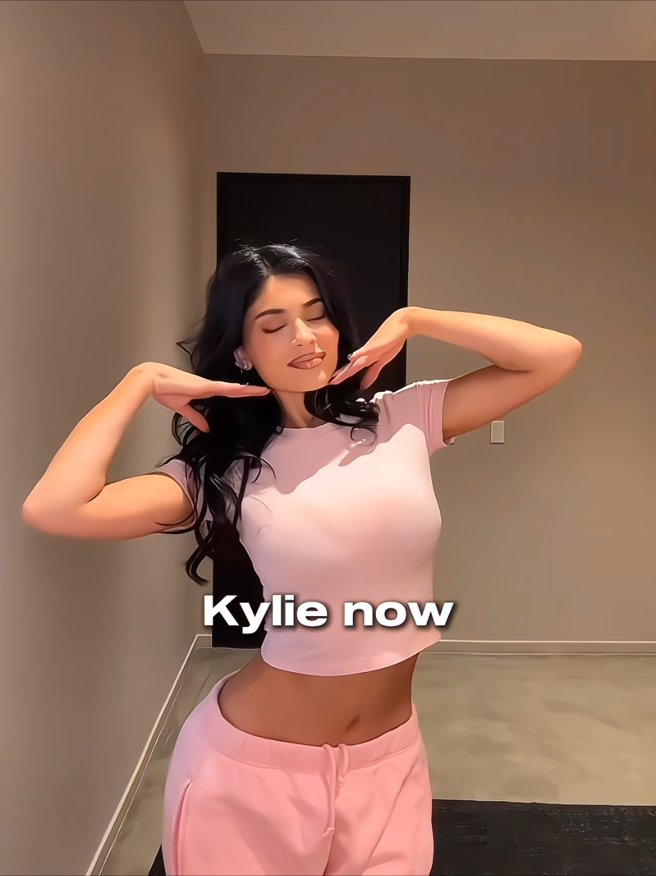 @Kylie Jenner looks like two different people #kyliejenner#kylieeeditsv#kylie#viral 