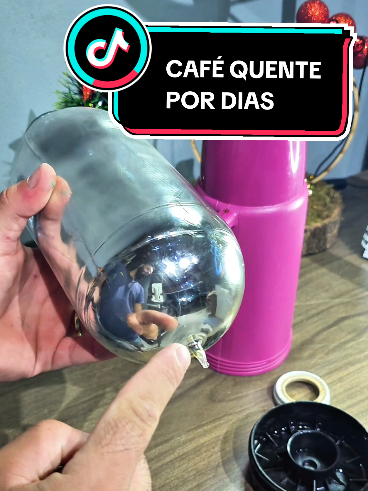 Nunca mais tome café morno! Esse truque faz a térmica durar MUITO mais! #DicaDoDia #HacksDomésticos #CaféSempreQuente #DicasÚteis #ReelsEngaja #TruqueReal #VidaPrática #OrganizaçãoCaseira #RotinaInteligente #ViralNaRede 