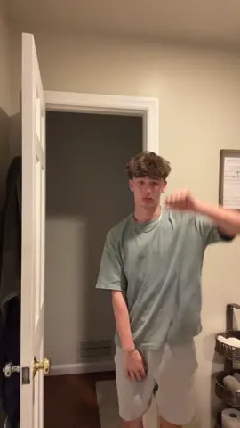 Oh no she don’t #fyp #viral #dance 