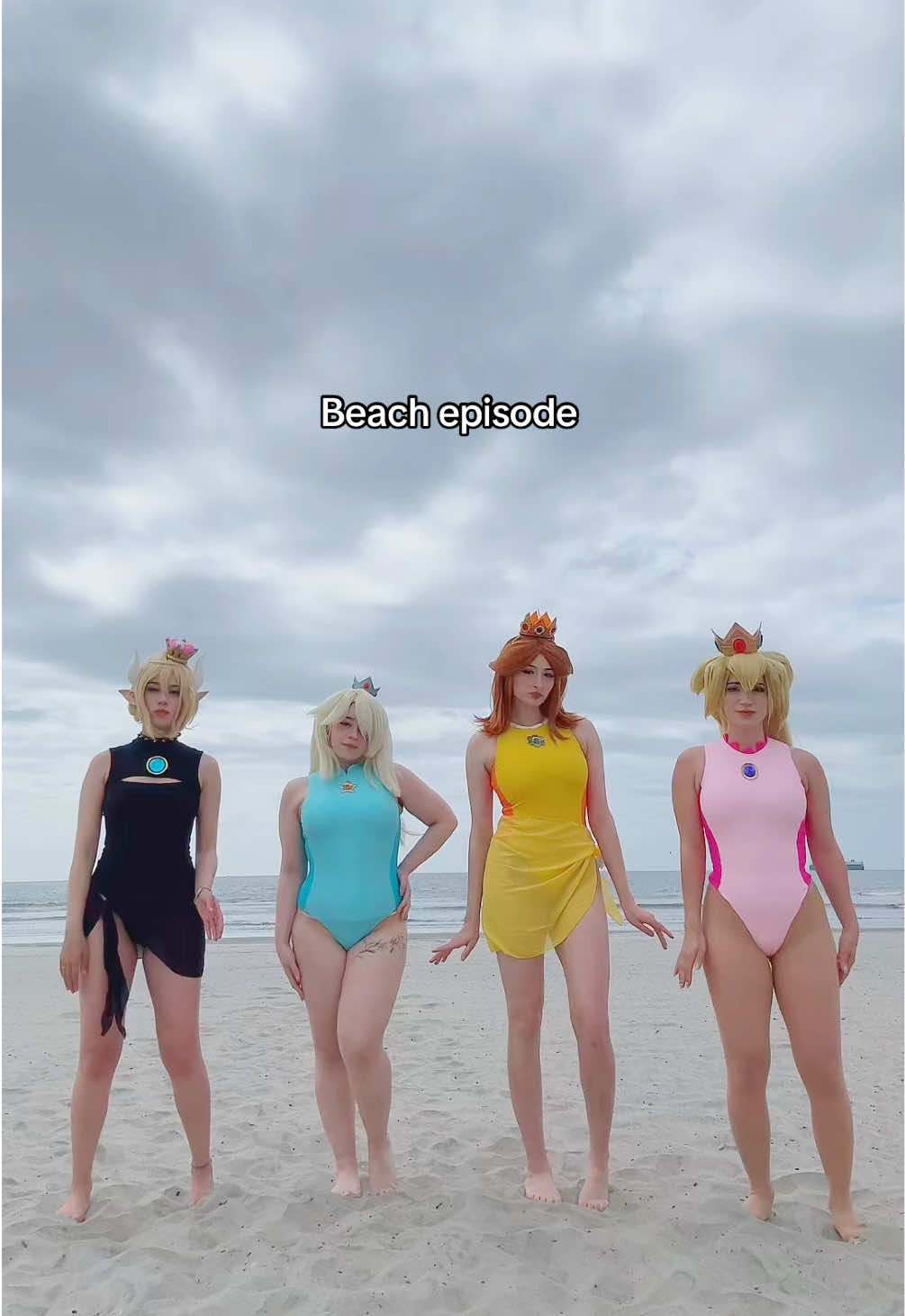 Guess which princess made everyone do this dance… Bowsette @missy ・₊✧  Rosalina @_sugashi on ig  Peach @🌸 airy blossom 🌸  Daisy : me  #cosplay #princessdaisy #mario #princesspeach #bowsette #rosalina 