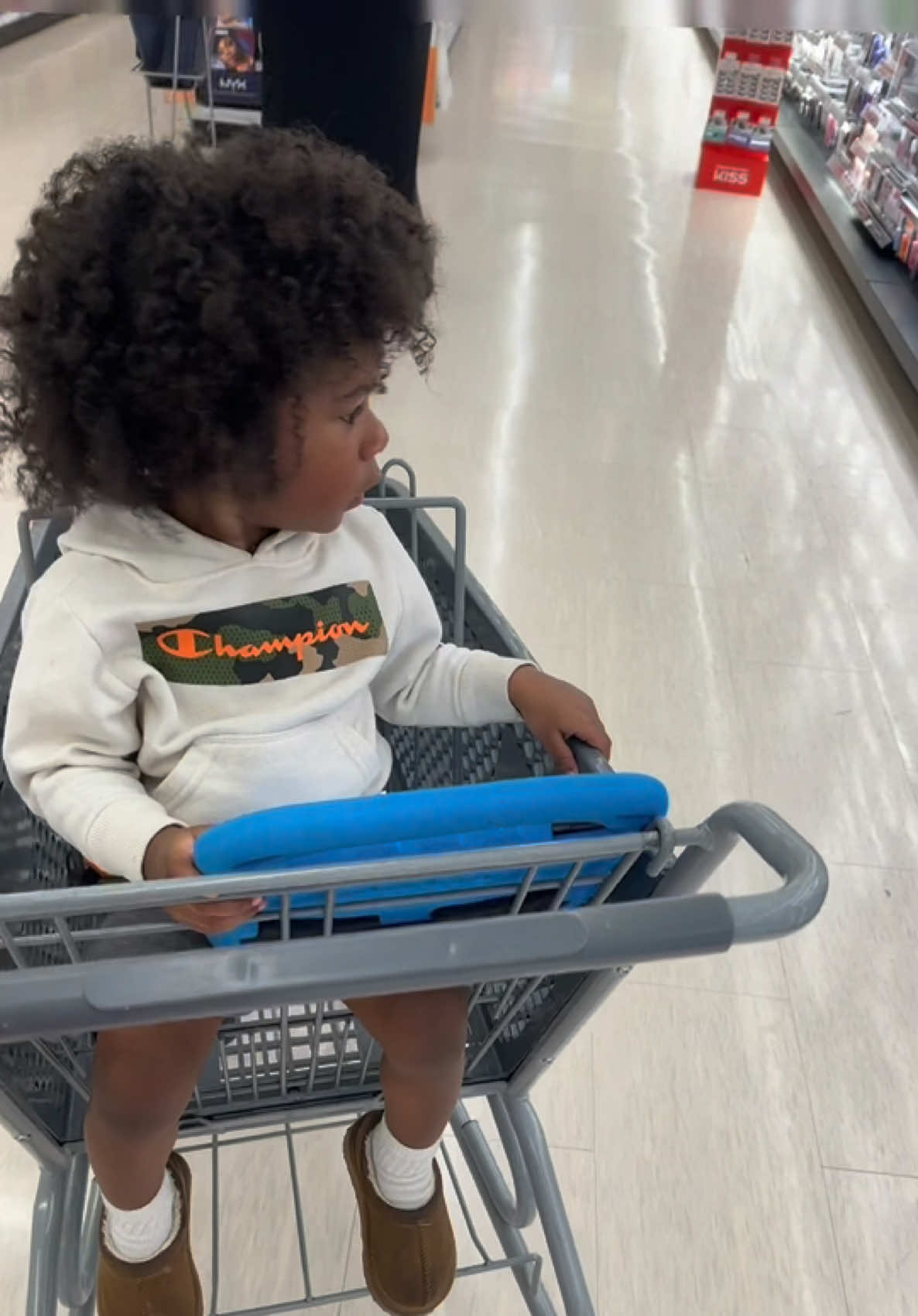 my son was thinning all over his head at just 1 years old. Now he's 2 with a full head of hair !  shop thediamondhairco for this holy grail hair growth oil 💙.  @dime  #tiktokgrowth #hairgrowth #hairoil #fyp 