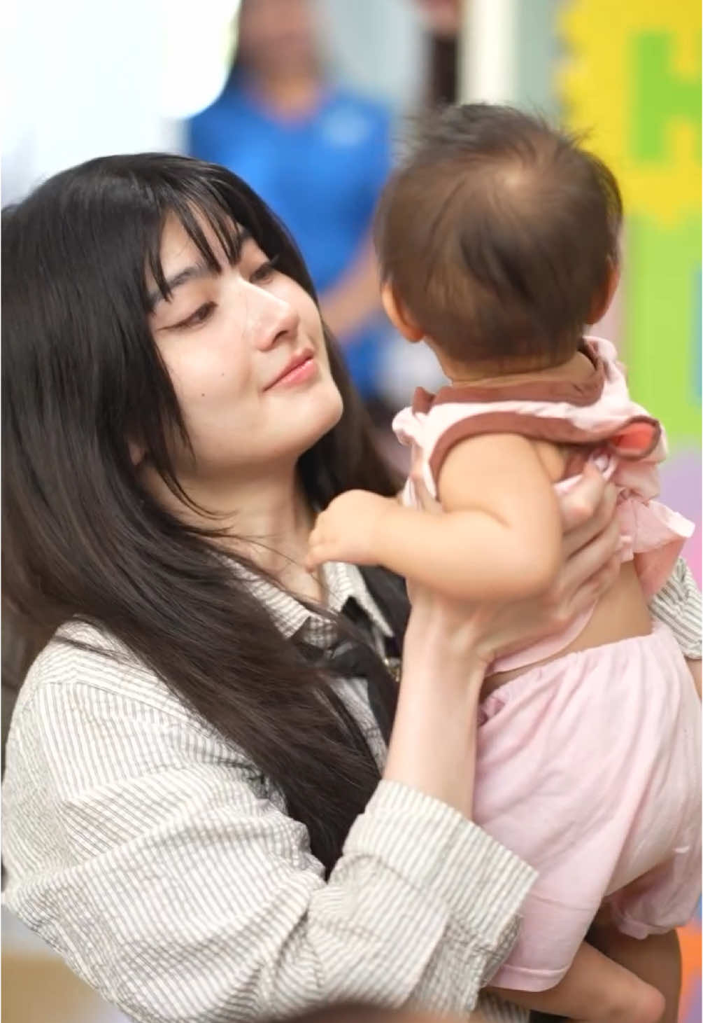 Giving never ends. ภาพบรรยากาศ กิจกรรมวันเกิดของเมเบิ้ล และ แฟนคลับ ร่วมกันทำบุญ มอบอาหารกลางวันและของใช้จำเป็นให้กับ บ้านเด็กอ่อน เสือใหญ่ มูลนิธิเด็กอ่อนในสลัม 🤍 Mable went to make charity on her birthday with fans at Home for Babies Suea Yai Foundation for Slum Babies.🙏🏻🤍 Cr. IG: @.mine.media.official HAPPY BIRTHDAY MABLE  #HAPPY_MABLE_DAY #mable_siriwalee #เมเบิ้ลสิริวลี 