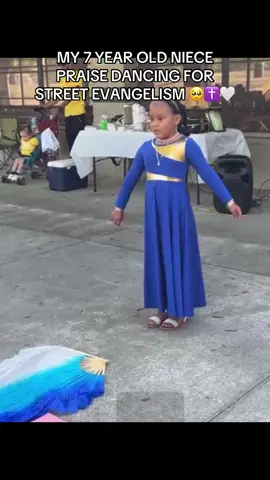 🥺😭 #streetevangelism #imsograteful #warcry #niece #praisedance #viralvideo #viral #fypシ #fyp @Queen Naija @Nini Rodriguez 