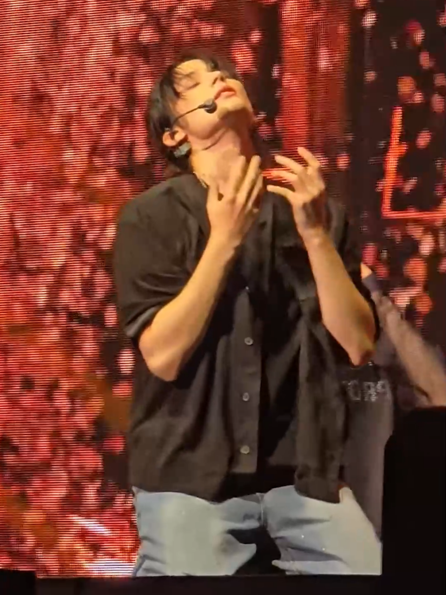ponytail long hair #hueningkai  on his knees for deja vu #txt #tomorrow_x_together r #휴닝카이 #ヒュニンカイ 