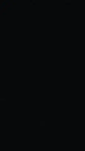 1 đêm quá dài đối với mẹ em bé ạ. Mẹ ngàn lần xin lỗi em. Mẹ bất lực khi không thể giữ được em bên cạnh mẹ. Mẹ đau như ngàn vết dao đâm vào tim mẹ. Cái cảm giác chưa bao giờ mẹ trải qua. Khoảnh khắc ngồi trên xe bố chở mẹ,nước mắt lã chả,khóc òa thành tiếng như 1 đứa trẻ. Dù mẹ chưa biết em bé của mẹ là trai hay gái nhưng mẹ sẽ gọi em với cái tên “Bơ” mỗi ngày_cái tên tự nhiên phút chốc nảy trong đầu mẹ. Con hãy đi chơi thật vui vẻ,đợi mẹ con nhé. Tgian ngắn nữa thôi,sức khoẻ mẹ ổn,mẹ sẽ lại xin được đón con về bên mẹ thêm 1 lần nữa. Được không con? Nhất định phải về với mẹ thêm 1 lần nữa con nhé. Để mẹ có thể được ôm em,chăm em,ầu ơ con như các anh chị cuả con. Xin con hãy cho mẹ cơ hội bù đắp cho em bé của mẹ.Mẹ cúi đầu ngàn lần xin lỗi em bé của mẹ🖤. “Bơ của mẹ 24/4/2025”