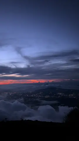 #pendakisulut #manado #pendaki #pendakiindonesia #fyp #fyppp #fypage #sulawesiutara #gmpa_adventure #pecintaalam #pendakicantik #keindahansulut #explore #keindahanalam #mountain #mountains #gunungvibes #mendakigunung 