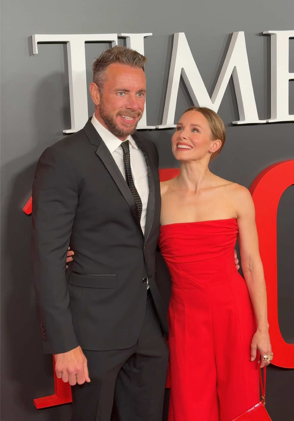 Kristen Bell and Dax Shepherd are such couple goals 🥰 #time100 #kristenbell #daxshepard #redcarpet #couple