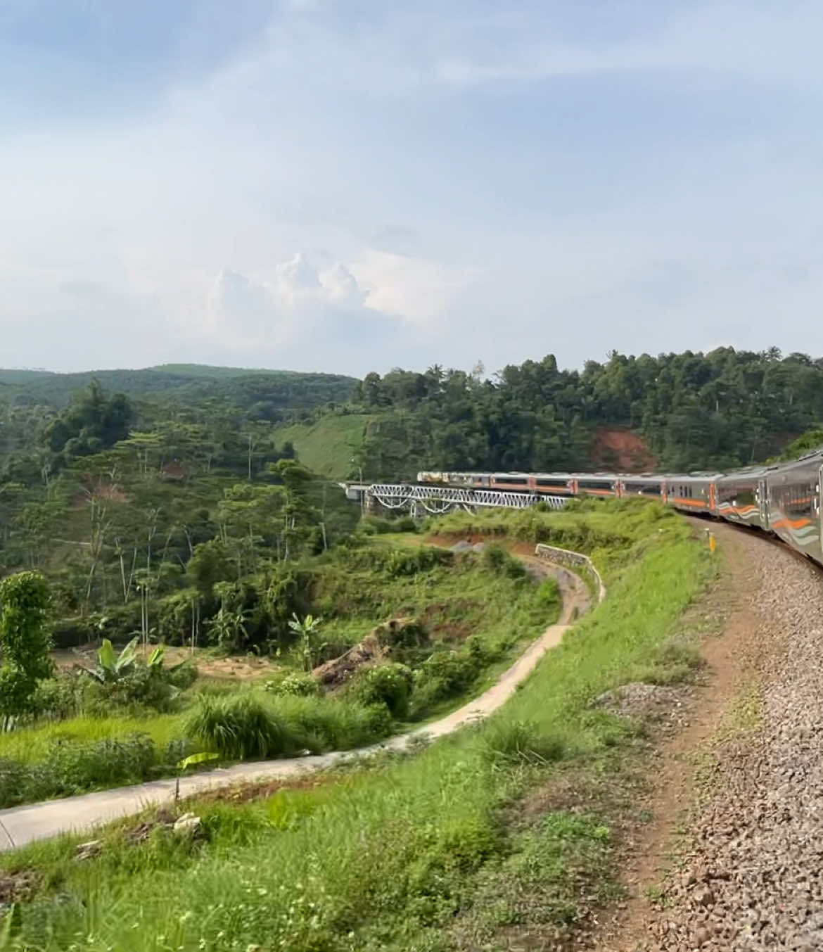 Toilet ride #railfans #railfansindonesia #keretaapiindonesia #traveling 