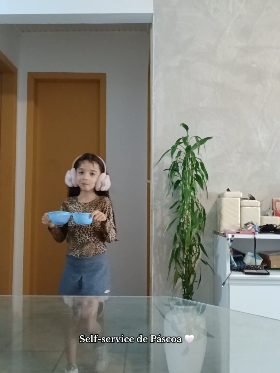 falei que quem nao gravasse nao ia comer 😂 #pascoa #familia 