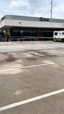 Loomis Truck robbed at Frost Bank on 2200 Singleton Rd in West Dallas