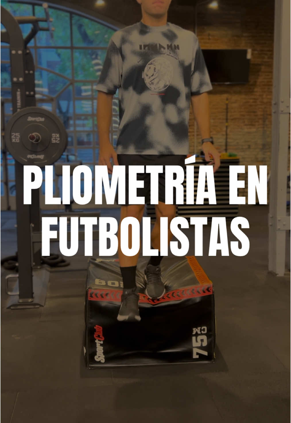 ¿Querés ser más rápido y explosivo en la cancha? ⚡️ Sumá estos 3 ejercicios pliométricos a tu rutina y empezá a marcar la diferencia. Entrená como jugás: fuerte, rápido y con intención. 🔥⚽️ #futbolista #gym #rendimiento #altorendimiento #fuerza #entrenamiento #deportista 