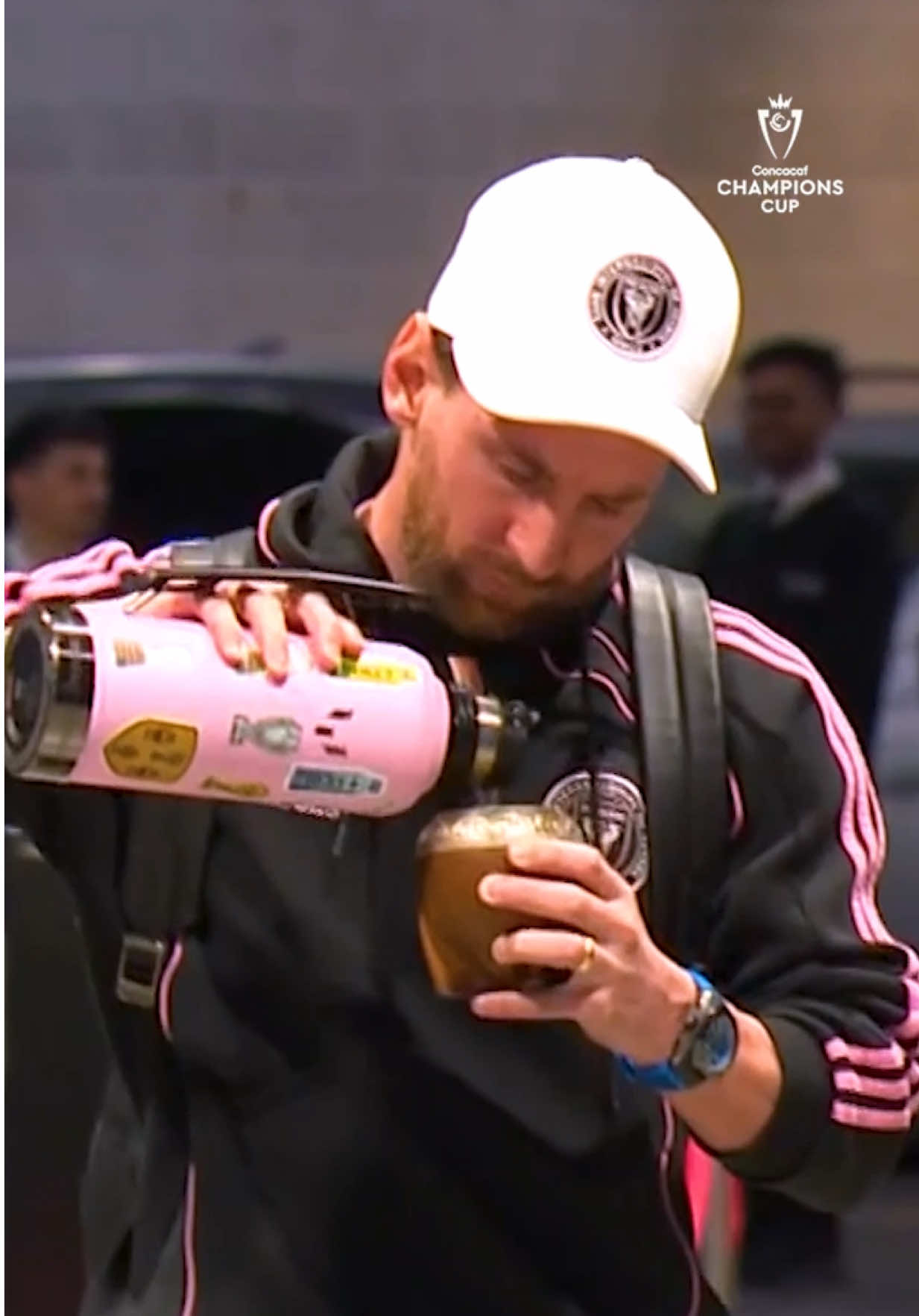 Un amigo que te prepare mate como Messi a Suárez 🧉🥰 @InterMiamiCF  #Concachampions #InterMiami #Messi 