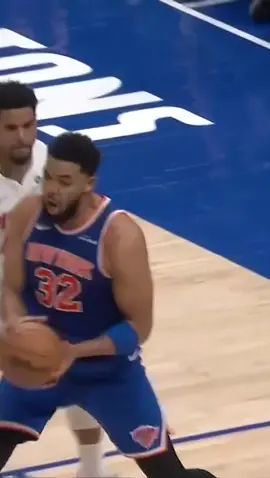 KAT COMING UP CLUTCH FOR THE KNICKS!!! 🔥 🔥 Towns drains the tough fadeaway and then comes up with two HUGE defensive plays for New York! #NBAPlayoffs #newyork #knicks #karlanthonytowns #kat #NBA #basketball #sports #sportsontiktok #fyp #espnaustralia #espn