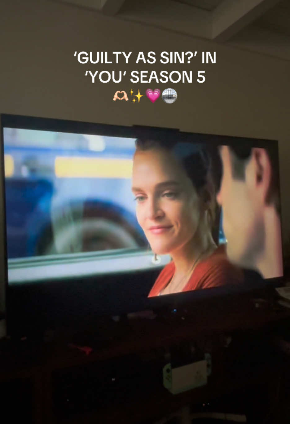 was super curious if there would be a taylor song!!! 🎧 ✨🪩🫶🏻#you #younetflix #taylorswift #swiftie #swifttok @You Netflix @Taylor Swift @Taylor Nation 