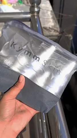 udah free pouch ya, cakep bgt pliss, btw ini paket ke 6 akuuu @Kymm Skin Official secinta ituuu💗💗💗💗💗 #capcut #kymmskinofficial #fyppppppppppppppppppppppp #affiliate 