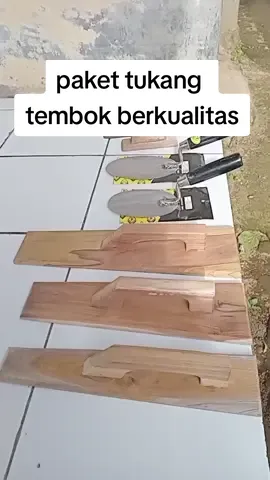 #paket tukang tembok berkualitas: - satu set roskam kayu jati 3 pack RP 47.500 terdiri dari:   1.uk kecil 35×8 cm    2.uk sedang 35 ×10-11 cm   3.uk besar 40×12 cm ketebalan 1 cm-13 mm. - sendok tembok merk schliepper,ada 2 varian:   1.uk 6 inc RP 37.500   2.uk 7 inc RP 41.000 paket tembok pilihan berkualitas,awet,kuat & tahan lama.