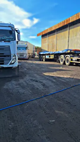 #fypシ゚viral🖤tiktok #viraltiktok #trukmaniaindonesia 