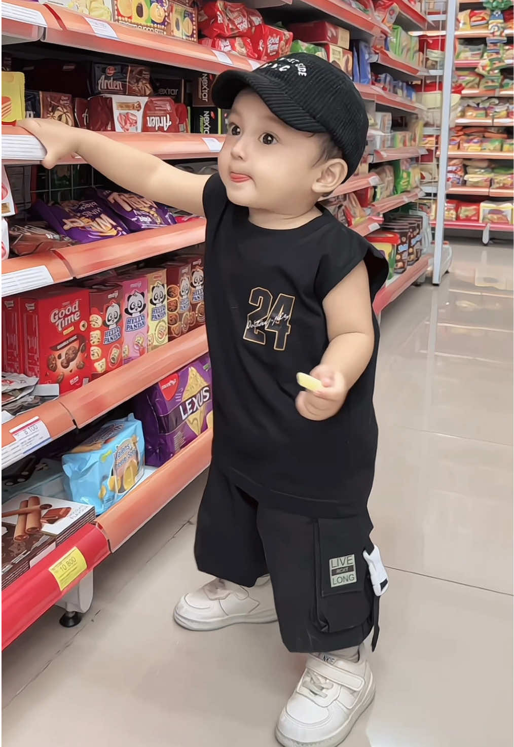 Outfit bayii 1 tahun  🫵🏻🤏🏻  #masyaallahtabarakkallah #bayilucu #bayitiktok #bayi1tahun #arkanahusen #cutebaby #babyboy 