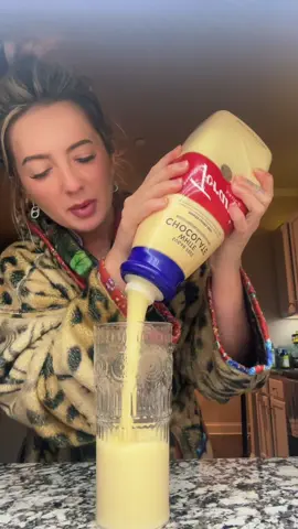 sooooooo good this is his favorite bedtime drink it’s also in my showcase!!! #drinks #barista #drinkrecipes #torani #toranisauce #coffee #coffeetiktok #baristatok #baristasoftiktok #chocolatesauce #whitechocolatesauce #chocolatemilk #coffeesauces #boyfriend #matcha #matchalover 